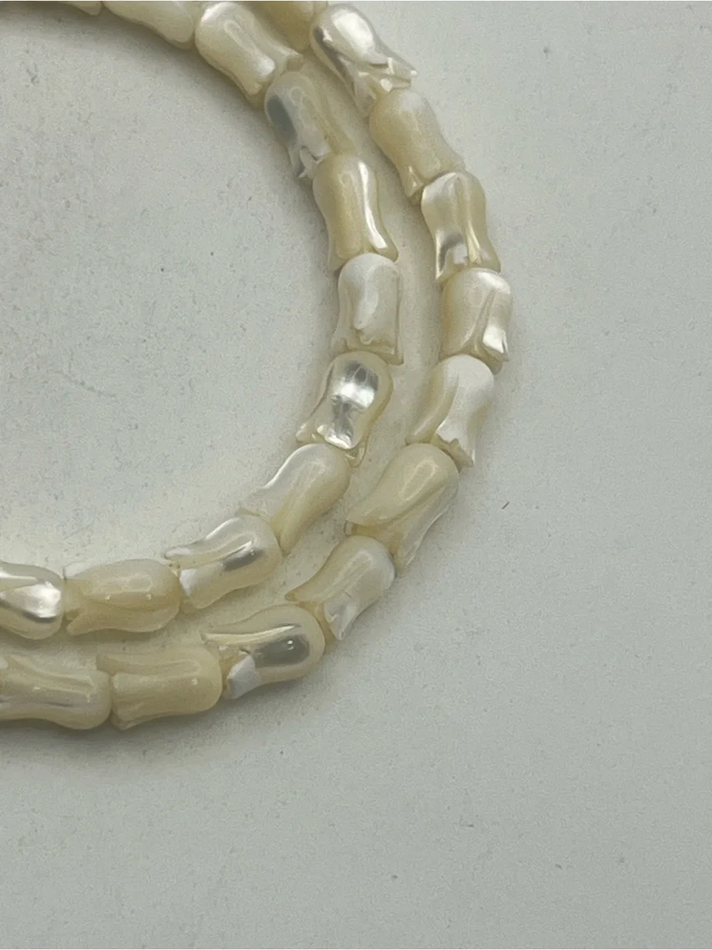 Tulip flowers hand-carved mother of pearl beaded vintage necklace